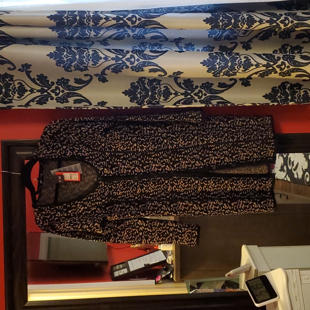 Cardigans black and white med